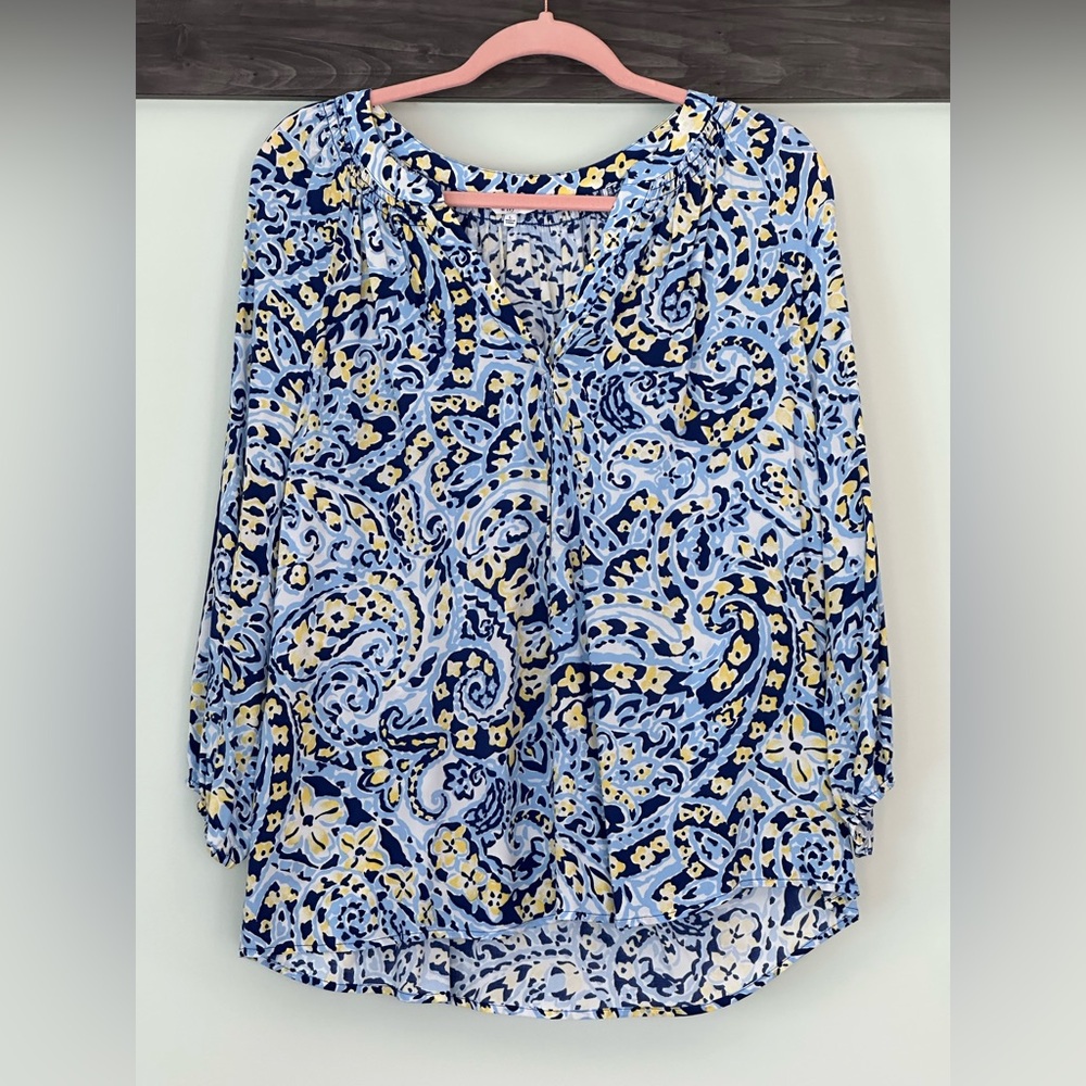 Crown & Ivy pretty Baltic print. Size large, 3/4 sleeves, split neck